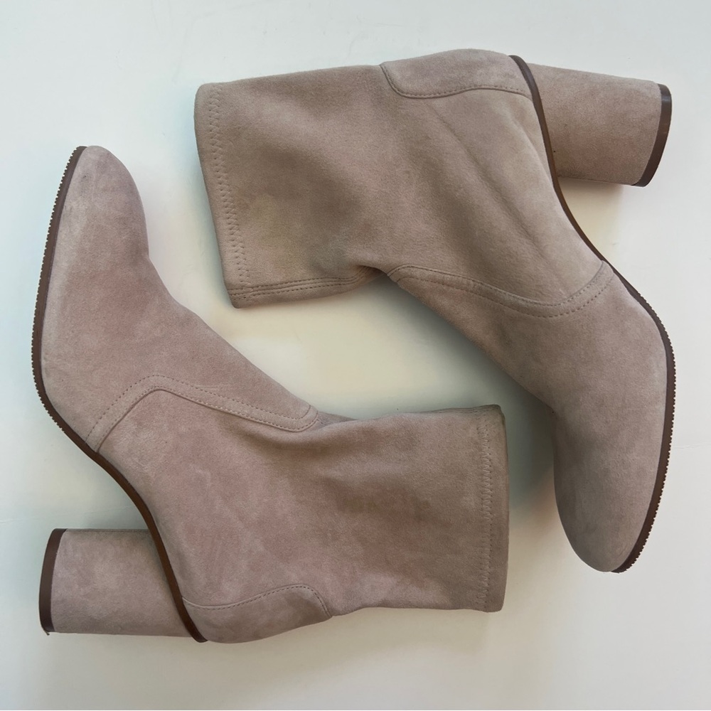 Stuart Weitzman Suede Bootie with Rounded Block Heel in Blush Pink, Size 8 - Picture 2 of 6